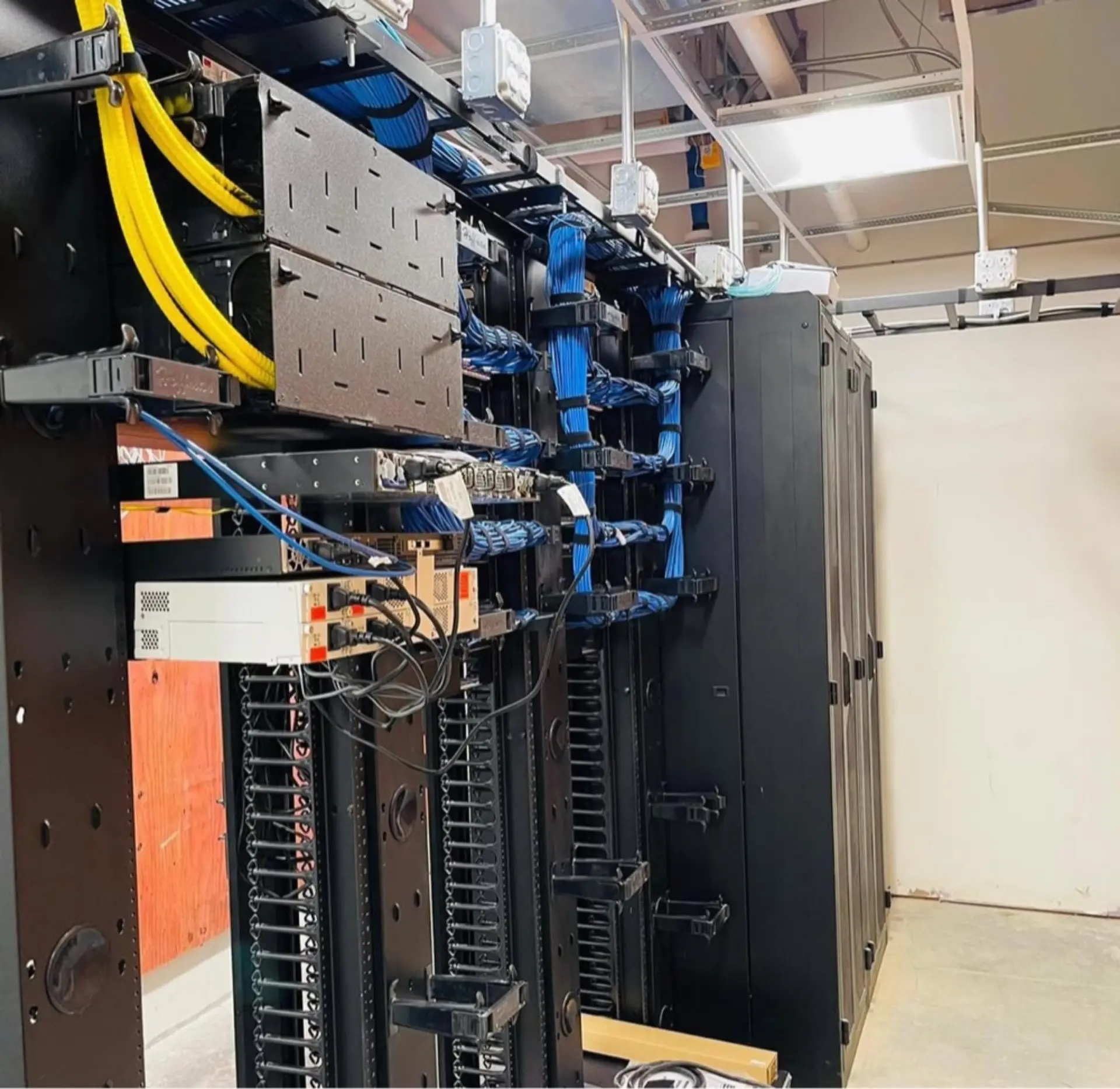 High-performance network cabling services for business connectivity and advanced home office setups.
